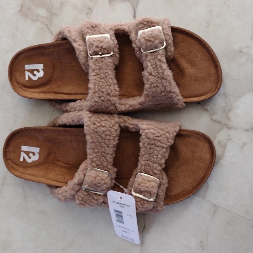 r2 slip on sandals.